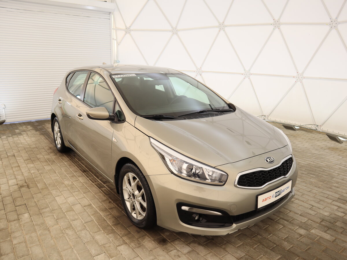 Купить б/у Kia Ceed II Рестайлинг 1.6 AT (130 л.с.) бензин автомат в ...
