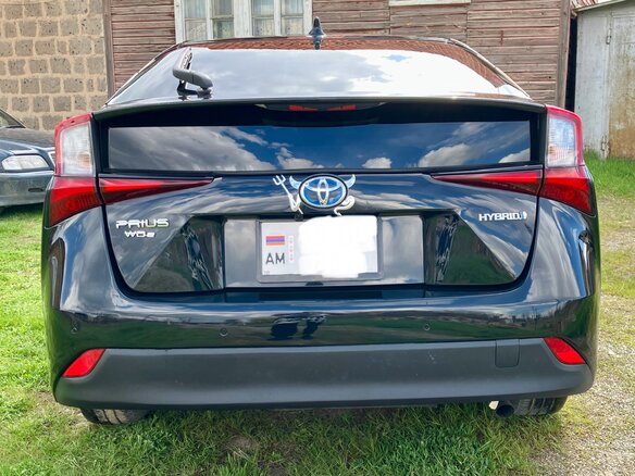 2021 Toyota Prius IV Рестайлинг (XW50), чёрный, 2100000 рублей - вид 6