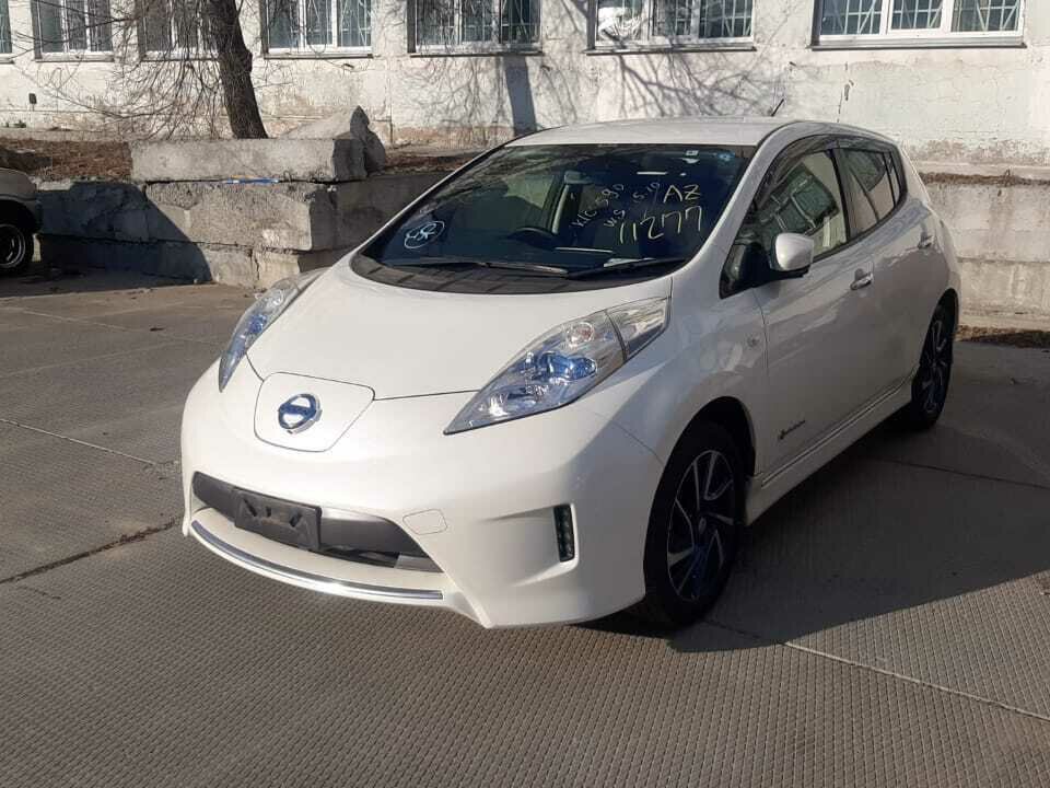Nissan Leaf правый руль