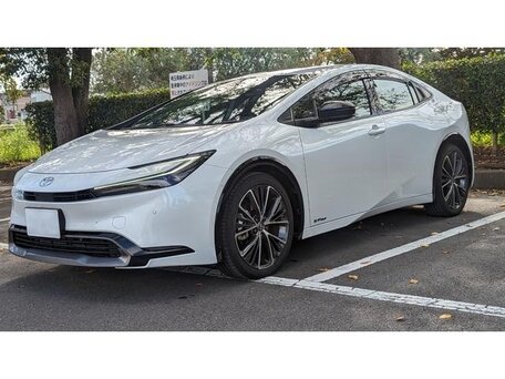 Toyota Prius V XW60 2023  18    3 120 000  -     V XW60 2023   