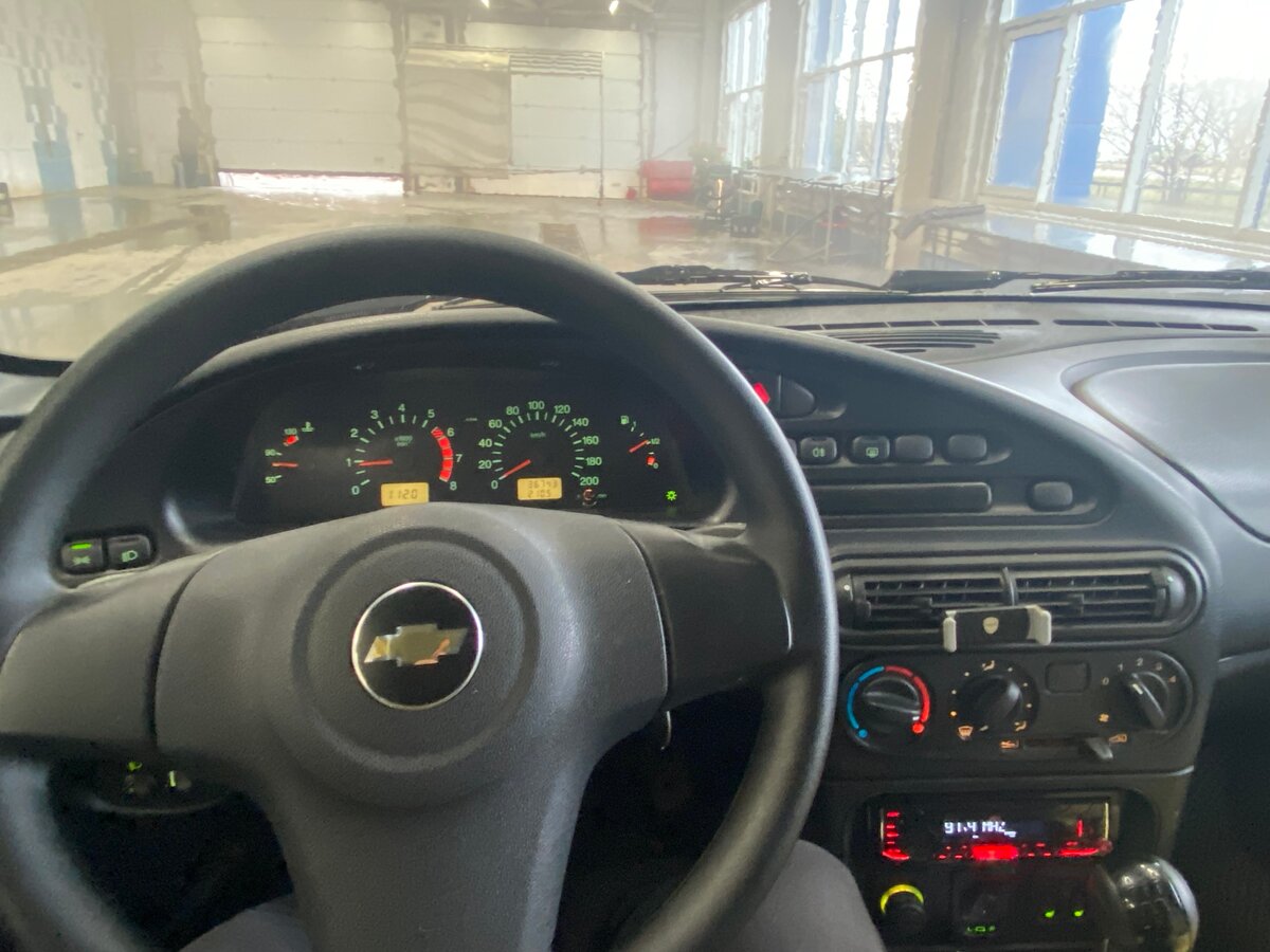 Купить б/у Chevrolet Niva I Рестайлинг 1.7 MT (80 л.с.) 4WD бензин ...