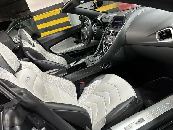 Купить б/у Aston Martin DBS III Volante 5.2 AT (725 л.с.) бензин ...