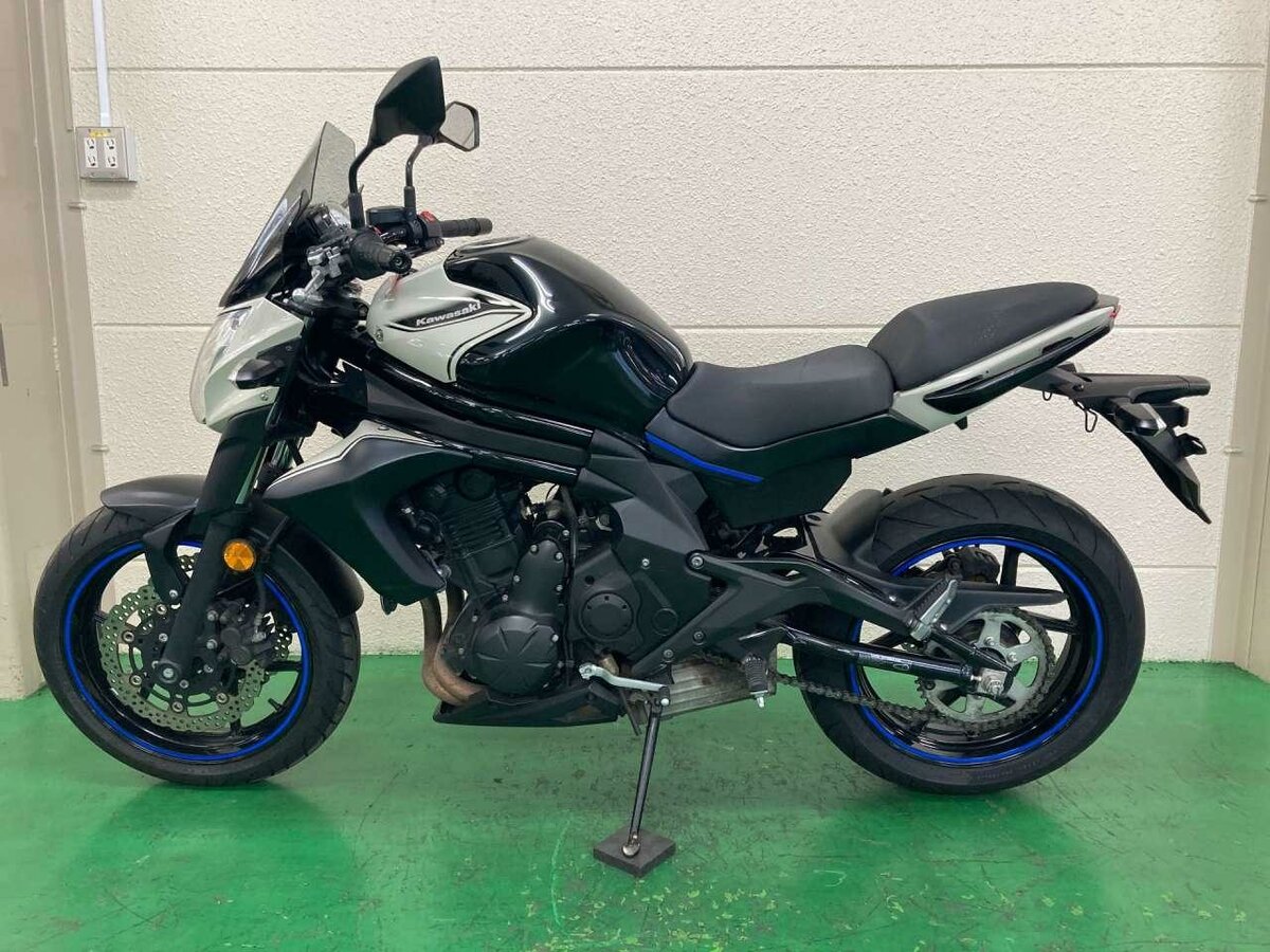 Купить б/у Kawasaki ER-6N инжектор 6 передач в Москве: чёрный классик ...