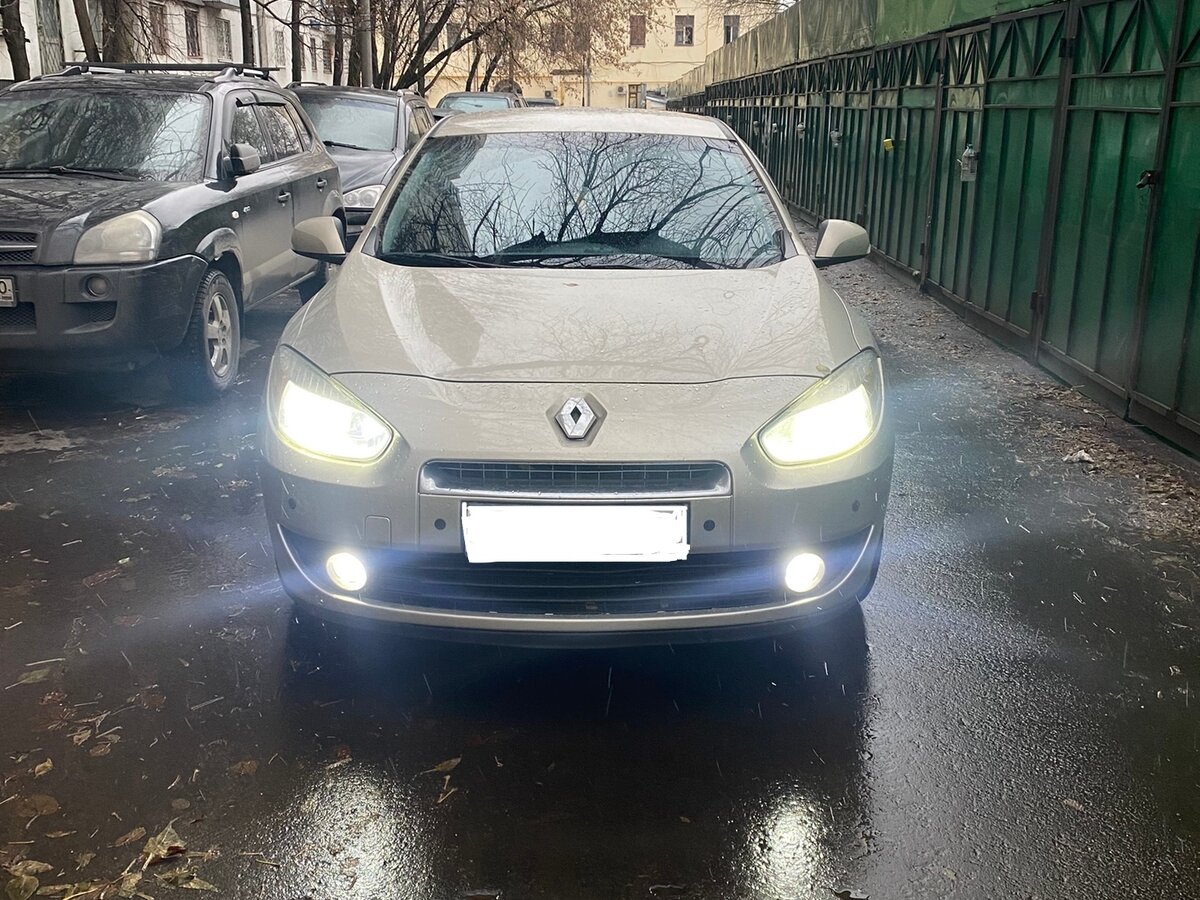 Купить б/у Renault Fluence I 1.6 MT (106 л.с.) бензин механика в Москве ...