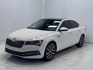 2022 Skoda Superb III Рестайлинг, белый, 2089000 рублей, вид 1