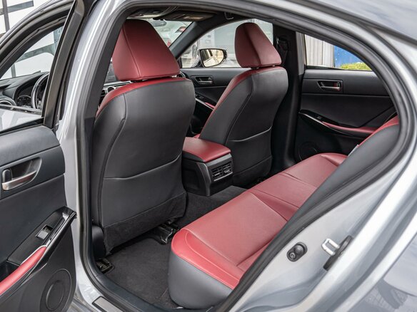 2021 Lexus IS 300 III Рестайлинг 2, серый, 4570000 рублей - вид 13