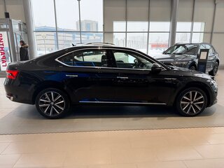 2025 Skoda Superb III Рестайлинг, чёрный, 3250000 рублей, вид 2