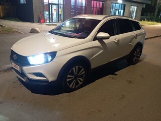 2017 Lada (ВАЗ) Vesta SW Cross I, белый, 900000 рублей, вид 1