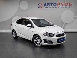2014 Chevrolet Aveo II, белый, 648000 рублей, вид 1