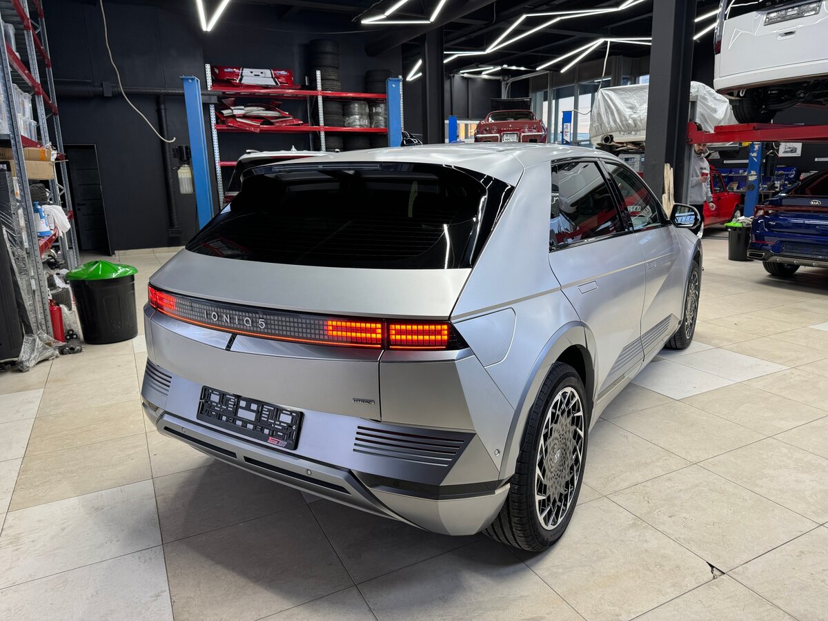 Купить б/у Hyundai IONIQ 5 I Long Range Electro AT (225.0 кВт) 4WD ...