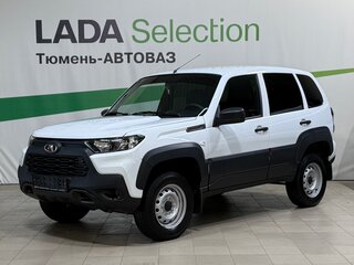2024 Lada (ВАЗ) Niva I Рестайлинг (Travel), белый, 1084000 рублей, вид 1