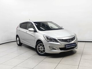 2015 Hyundai Solaris I Рестайлинг, серебристый, 767000 рублей, вид 1