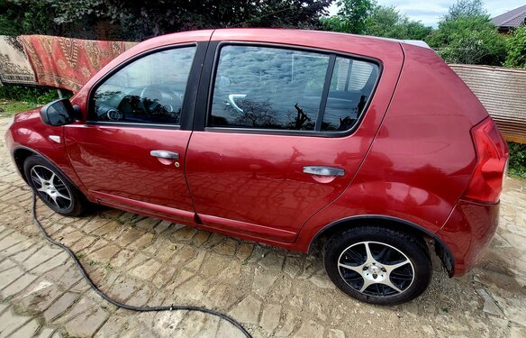 Купить б/у Renault Sandero I 1.6 MT (84 л.с.) бензин механика в Орехово ...