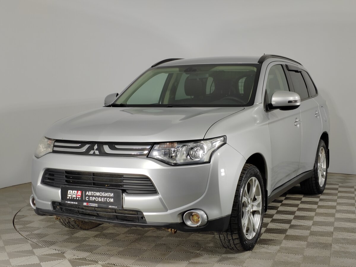 Купить б/у Mitsubishi Outlander III 2.0 CVT (146 л.с.) 4WD бензин ...