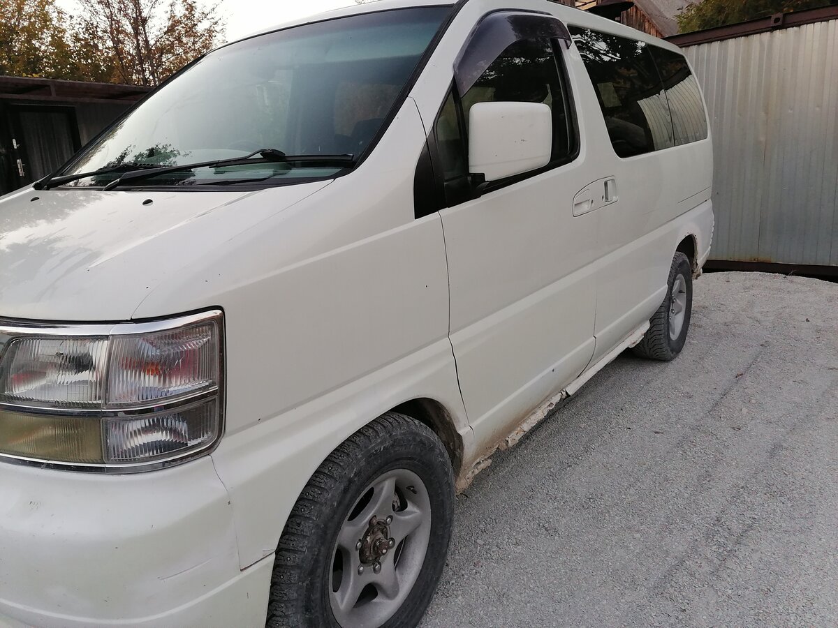 Nissan Elgrand e50 РјРёРЅРёРІСЌРЅ 5 РґРІ