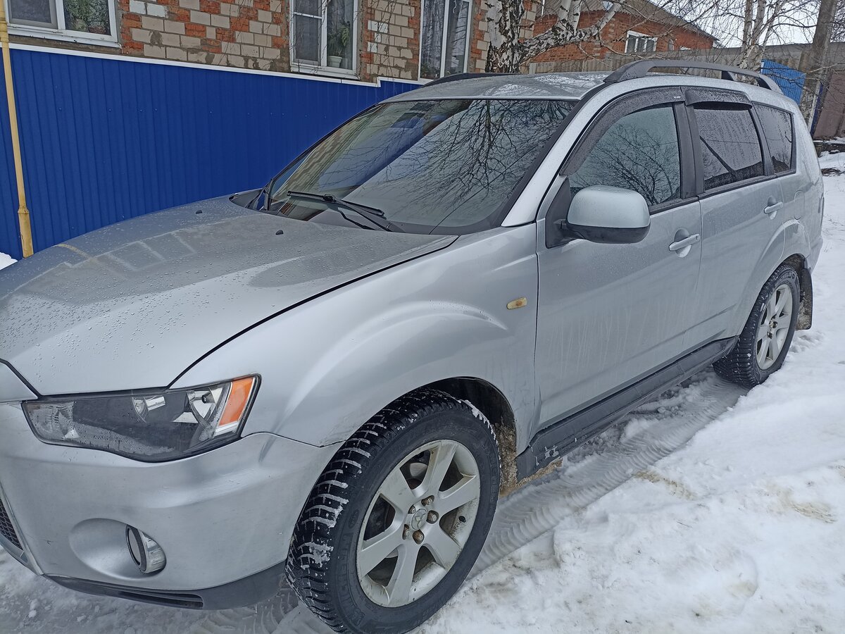 Купить б/у Mitsubishi Outlander II Рестайлинг 2.0 MT (147 л.с.) бензин ...