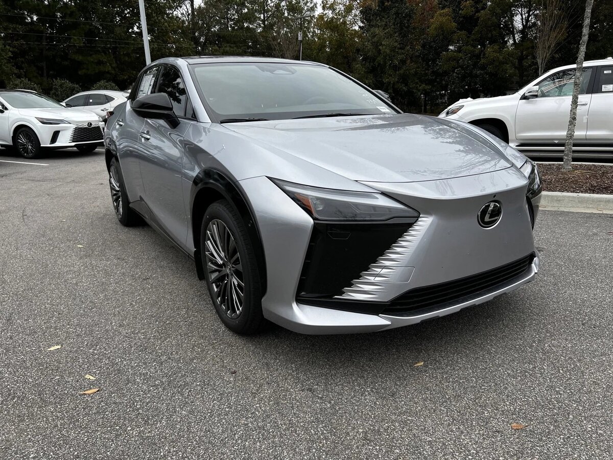 Lexus RZ