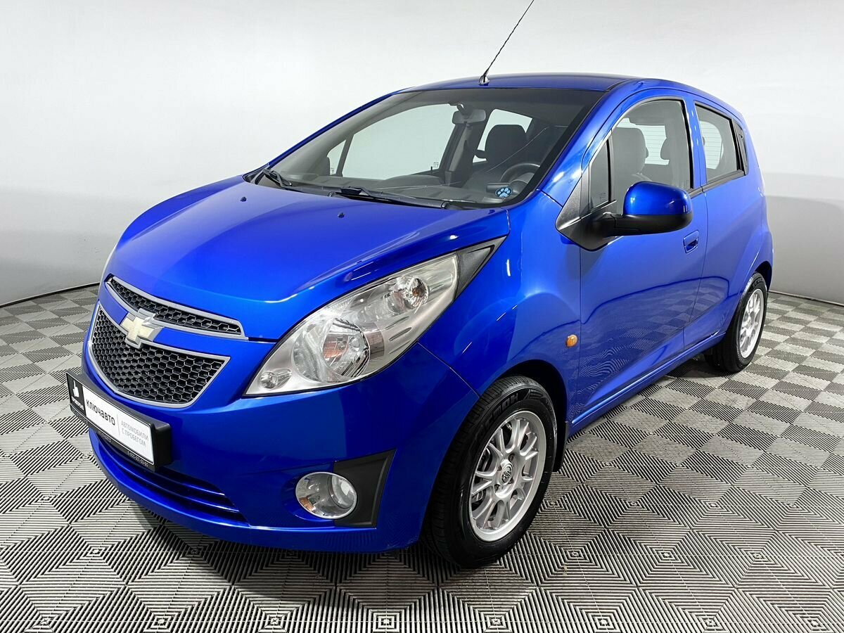 Купить б/у Chevrolet Spark III 1.0 AT (67 л.с.) бензин автомат в Омске ...