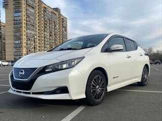 2018 Nissan Leaf II (ZE1), белый, 1790000 рублей, вид 1