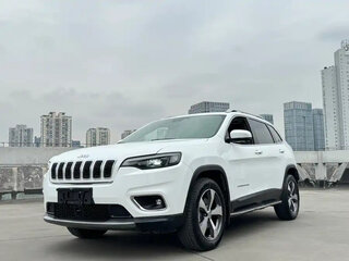 2021 Jeep Cherokee V (KL) Рестайлинг, белый, 1830000 рублей, вид 1