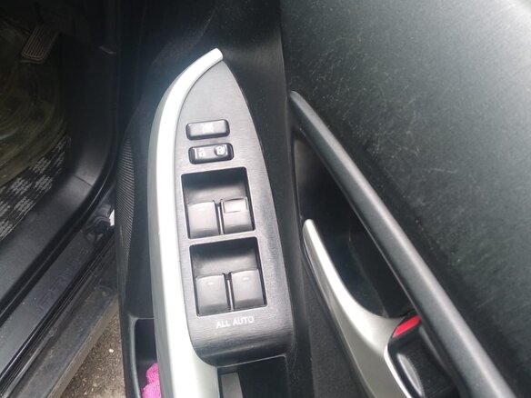 2014 Toyota Prius III Рестайлинг (XW30), чёрный, 1450000 рублей - вид 10