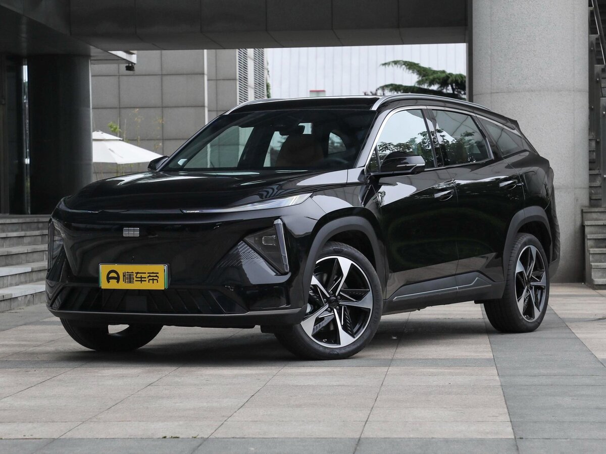Купить б/у Geely Galaxy L7 2023-2026 18.7 kWh 1.5hyb AT (163 л.с