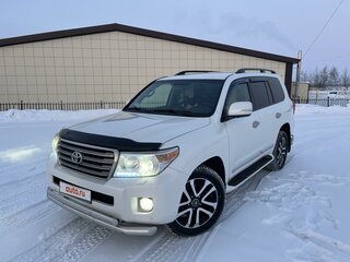 2013 Toyota Land Cruiser 200 Series Рестайлинг 1, белый, 5400000 рублей, вид 1