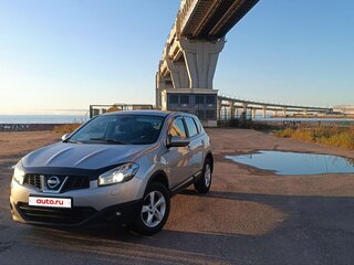2010 Nissan Qashqai I Рестайлинг, серебристый, 670000 рублей, вид 1