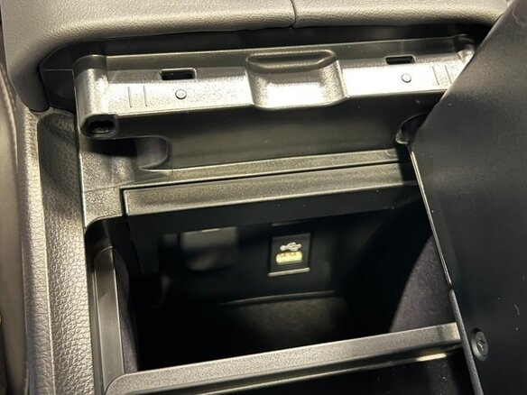 2024 Toyota Crown Crossover XVI (S230), оранжевый, 5688990 рублей - вид 13