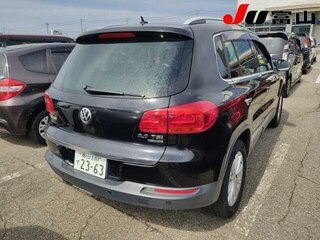 2016 Volkswagen Tiguan I Рестайлинг, чёрный, 1350000 рублей, вид 3
