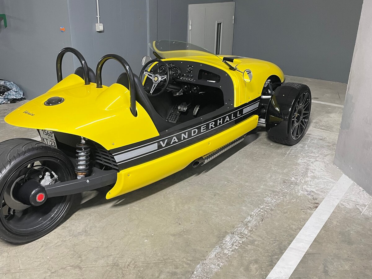 Купить б/у Vanderhall Venice бензин турбонаддув АКПП в Сочи жёлтый