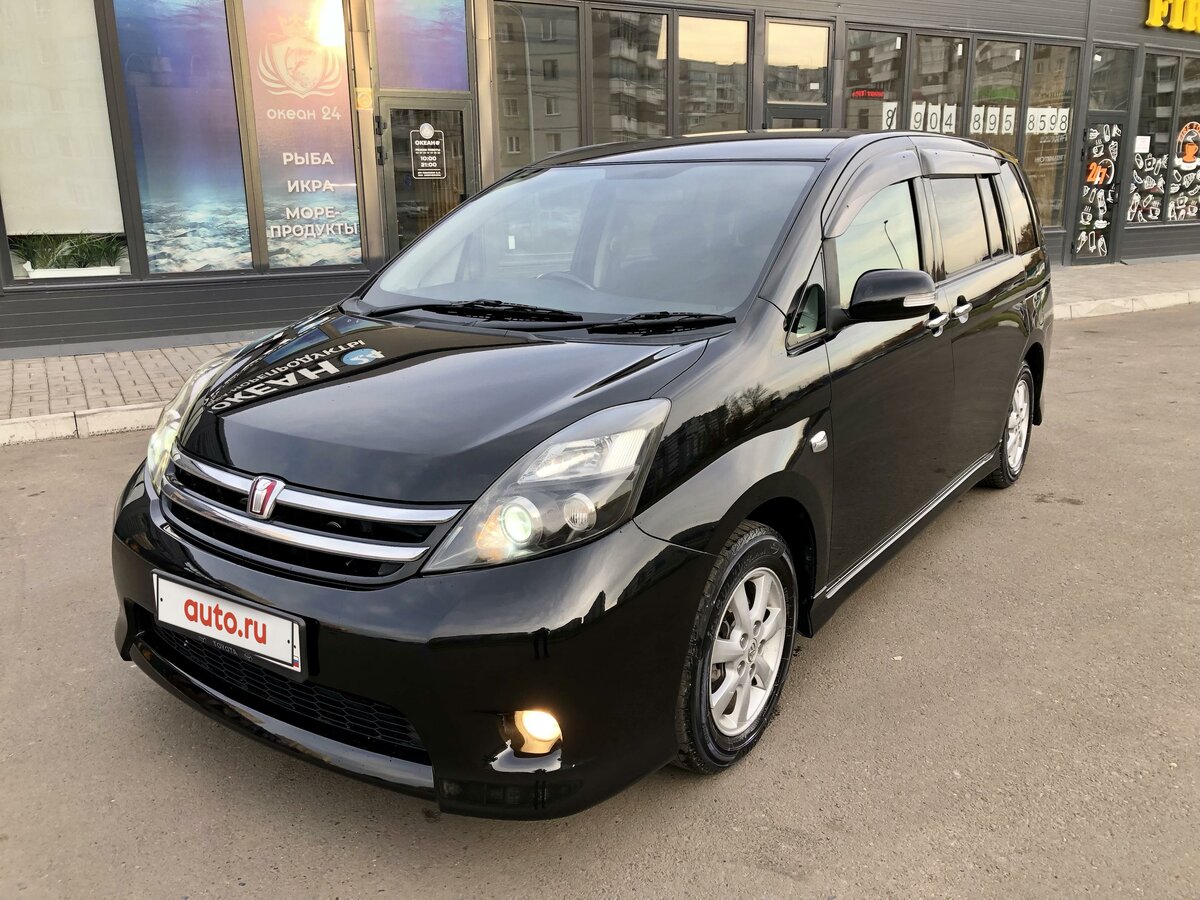 Купить б/у Toyota ISis I Рестайлинг 1.8 CVT (144 л.с.) бензин вариатор ...