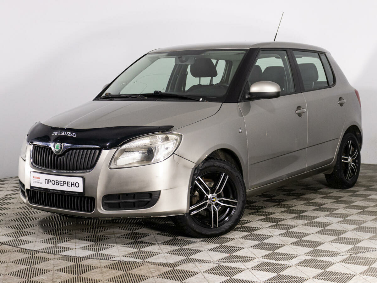Купить б/у Skoda Fabia II 1.6 AT (105 л.с.) бензин автомат в Санкт ...
