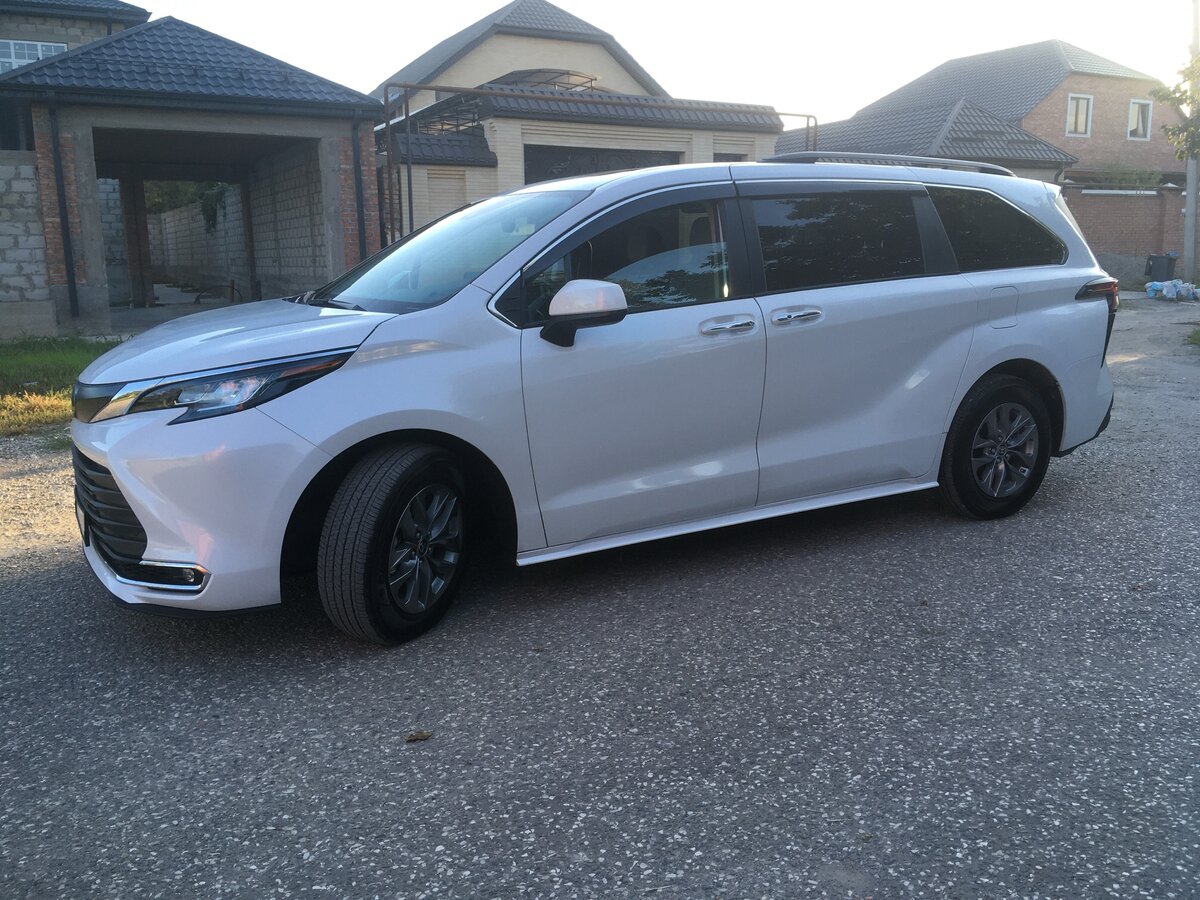 Купить б/у Toyota Sienna IV 2.5hyb AT (245 л.с.) гибрид автомат в ...