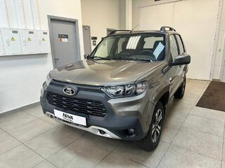 2025 Lada (ВАЗ) Niva I Рестайлинг (Travel), коричневый, 1654000 рублей, вид 1