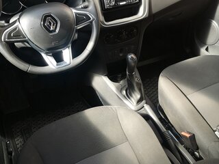 2020 Renault Logan II Рестайлинг, белый, 1100000 рублей, вид 1