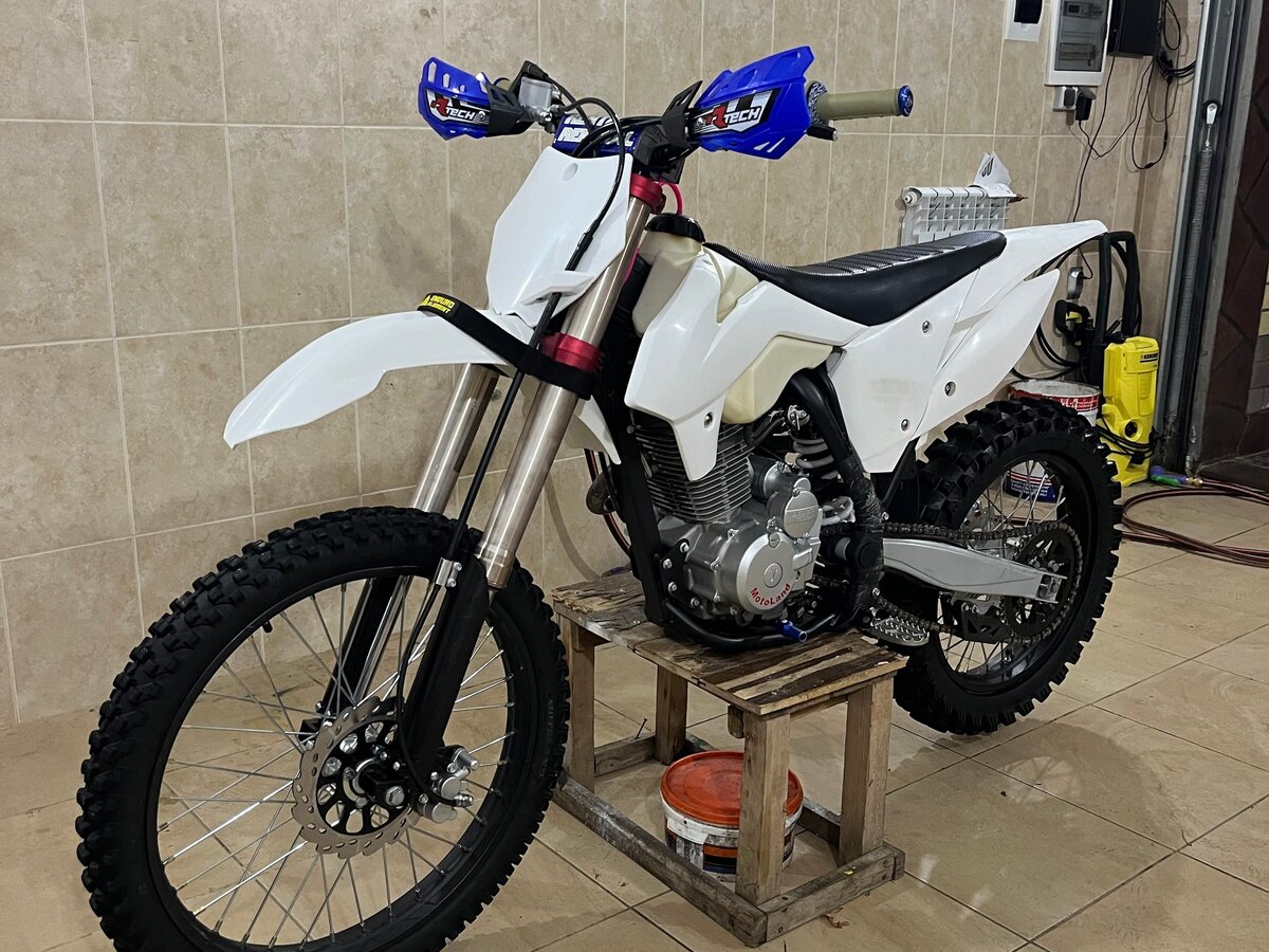 Купить б/у Motoland CRF250 карбюратор 5 передач в Екатеринбурге: белый ...