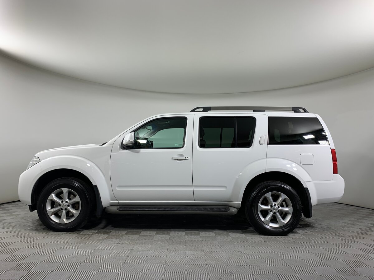 Nissan Pathfinder III