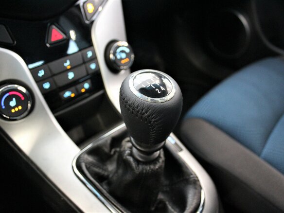 2011 Chevrolet Cruze I, белый - вид 18