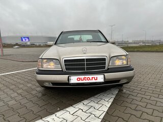 1994 Mercedes-Benz C-Класс 200 I (W202), золотистый, 610000 рублей, вид 1