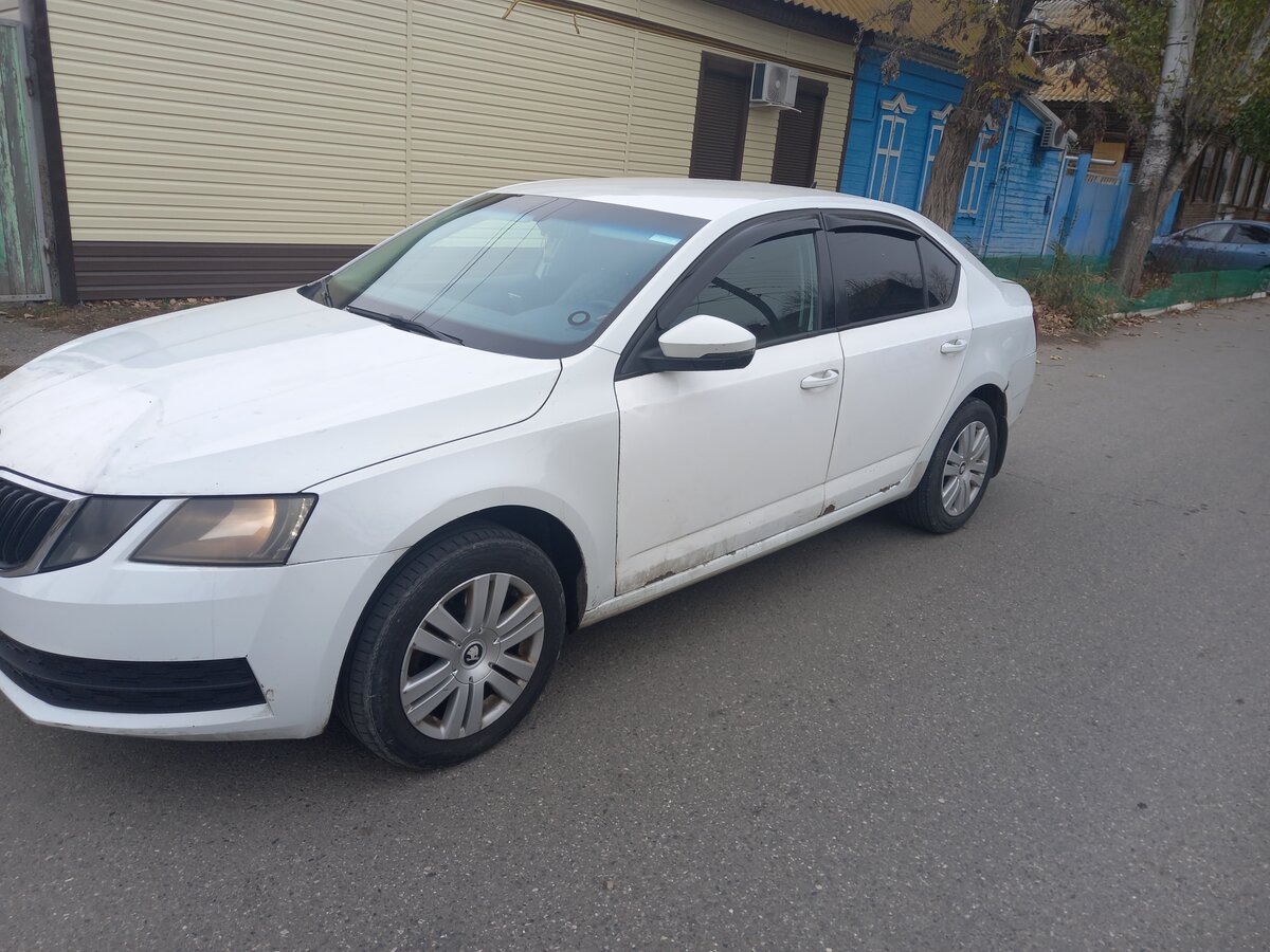 Купить б/у Skoda Octavia III (A7) Рестайлинг 1.6 AT (110 л.с.) бензин ...
