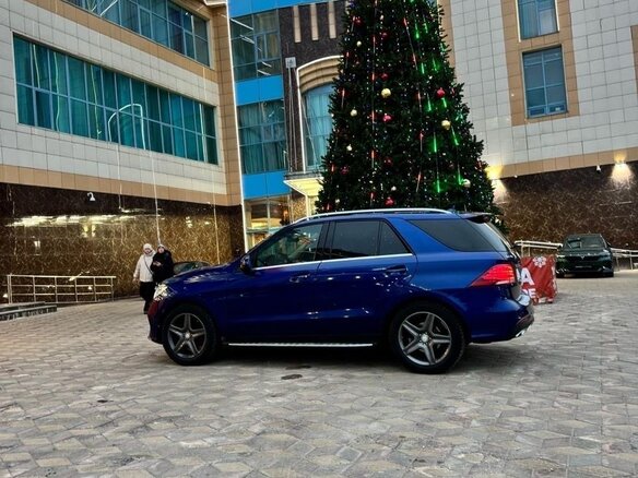 2018 Mercedes-Benz GLE 250 d I (W166), синий, 3900000 рублей - вид 9