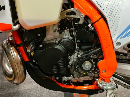Купить новый KTM 250 EXC инжектор 6 передач в Уфе: оранжевый