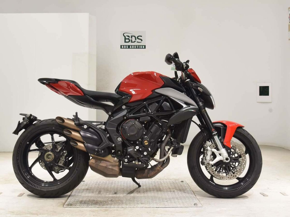 MV Agusta Brutale 800
