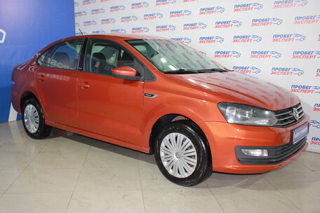 Купить Volkswagen Polo оранжевого цвета по цене от 790 000 рублей - много Фольксваген  Поло оранжевого цвета на Авто.ру