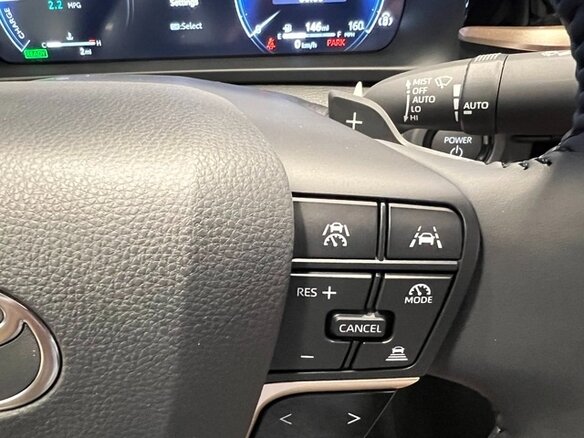 2024 Toyota Crown Crossover XVI (S230), оранжевый, 5688990 рублей - вид 9