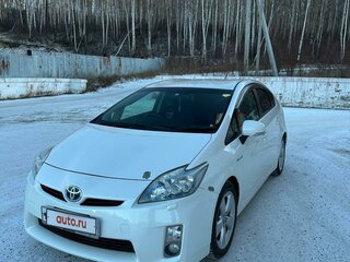 2010 Toyota Prius III (XW30), белый, 1300000 рублей, вид 1