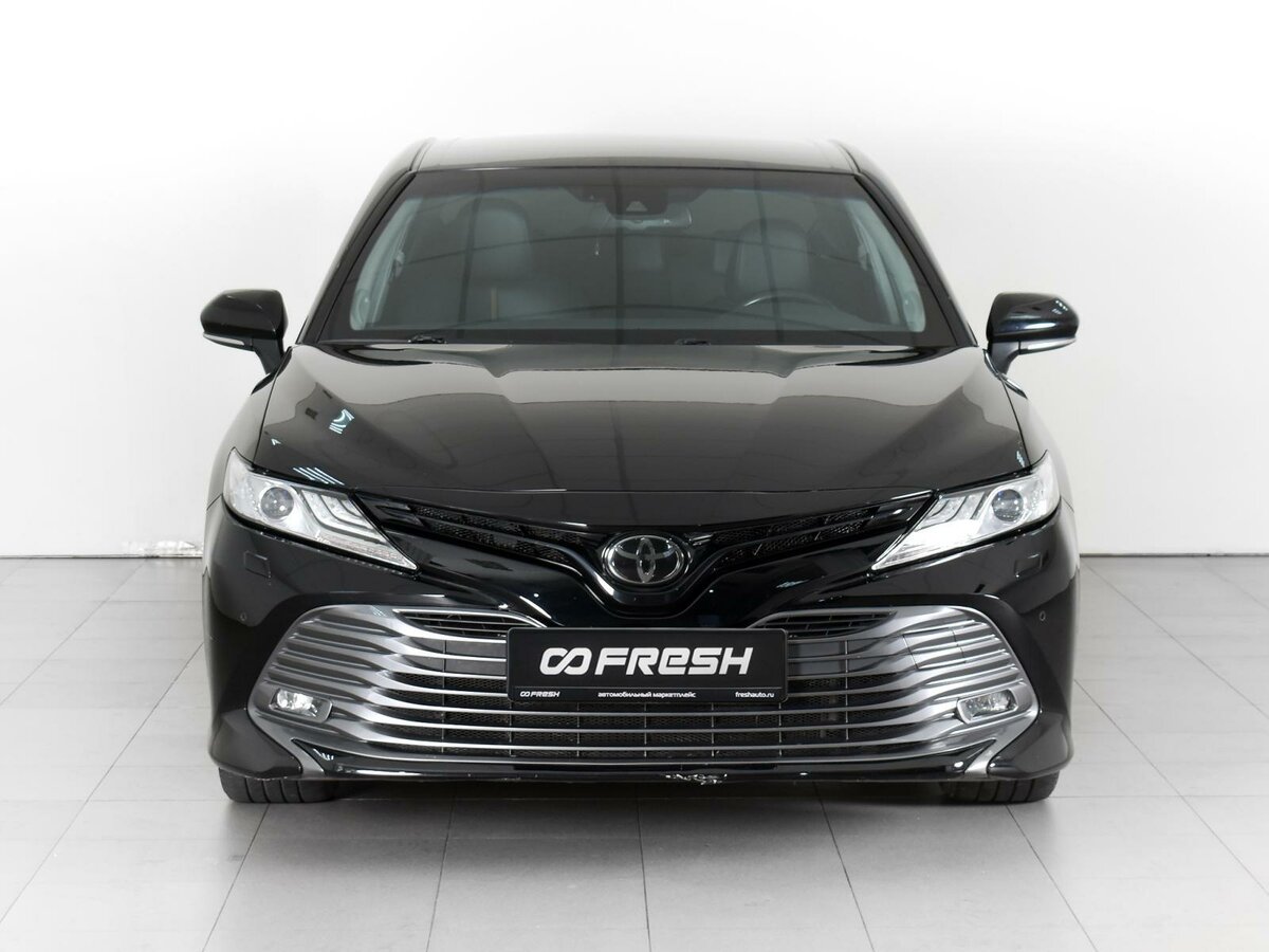 Toyota Camry 2019 черная