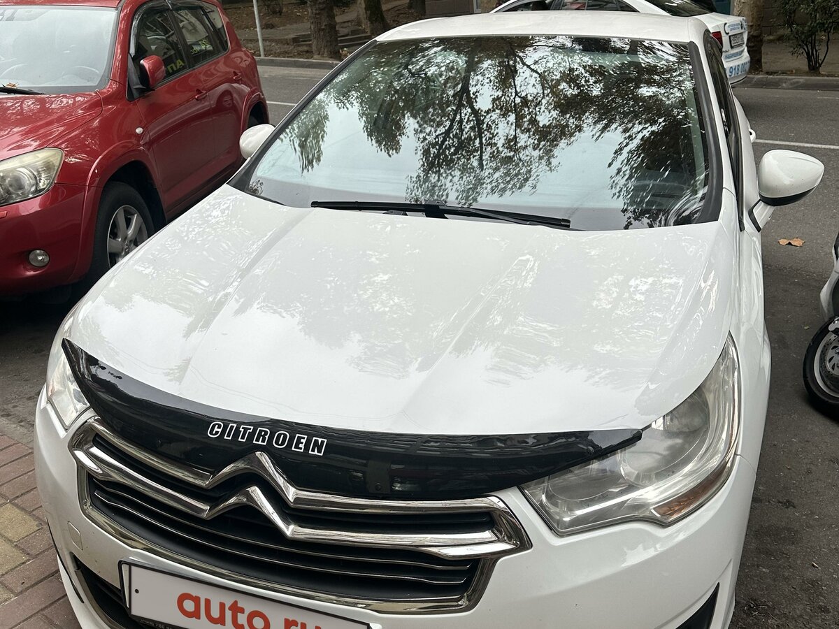 Купить б/у Citroen C4 II 1.6 AT (120 л.с.) бензин автомат в Сочи: белый ...