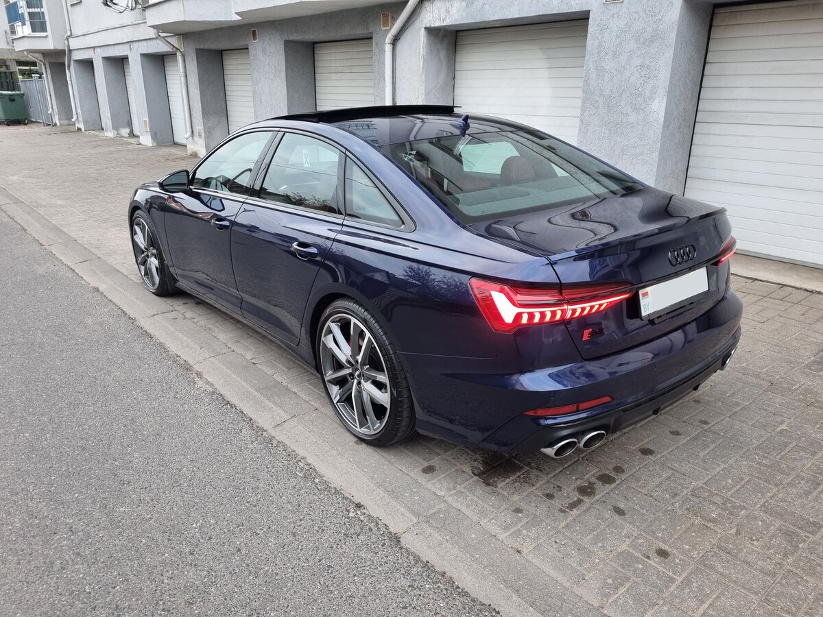 Передняя панель Audi S6 C8